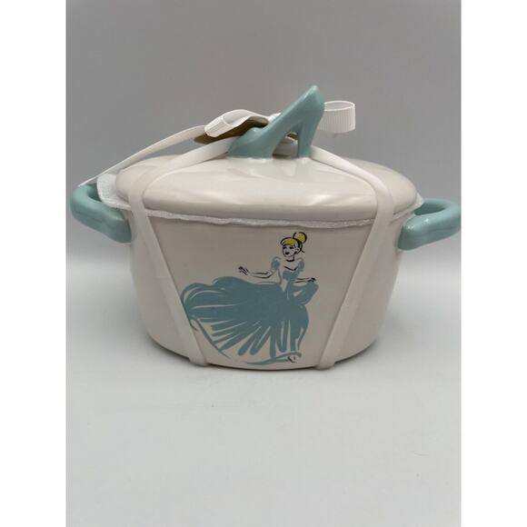 Rae Dunn Disney Cinderella Mini Baking Dish with Glass Slipper Topper NEW - Picture 1 of 8